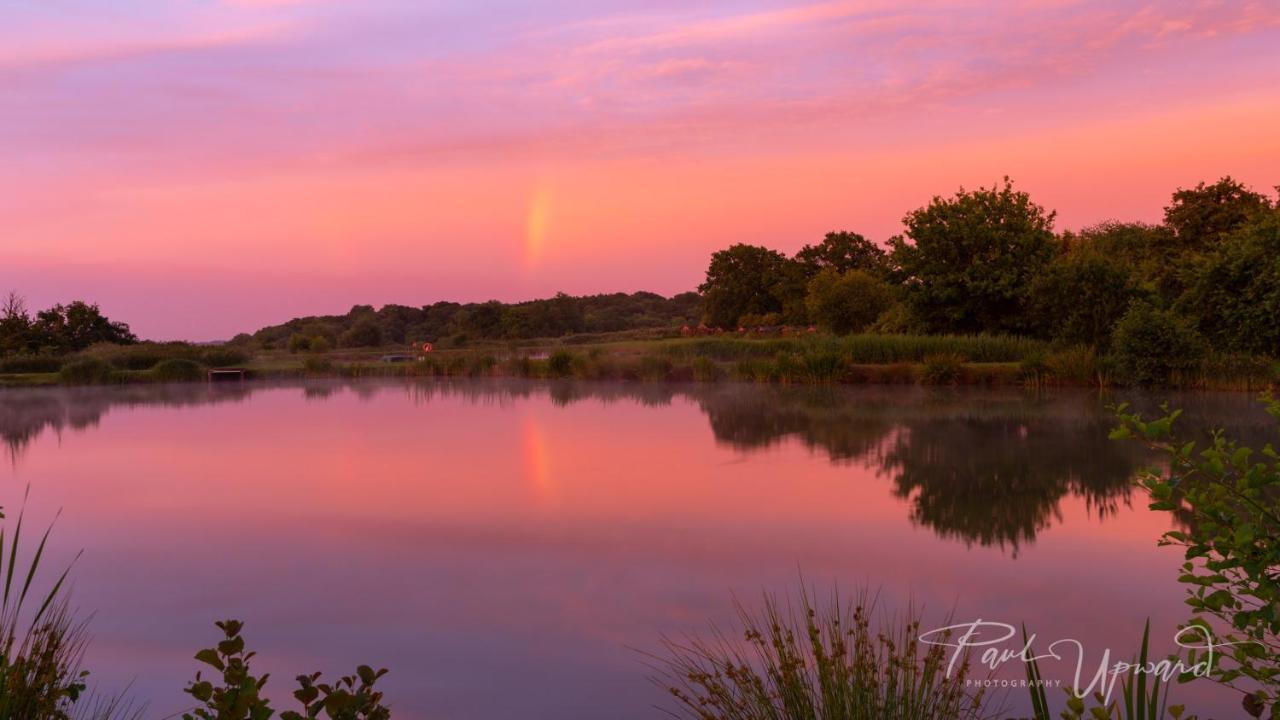 Bransford Farm Fishery & B & B Екстериор снимка