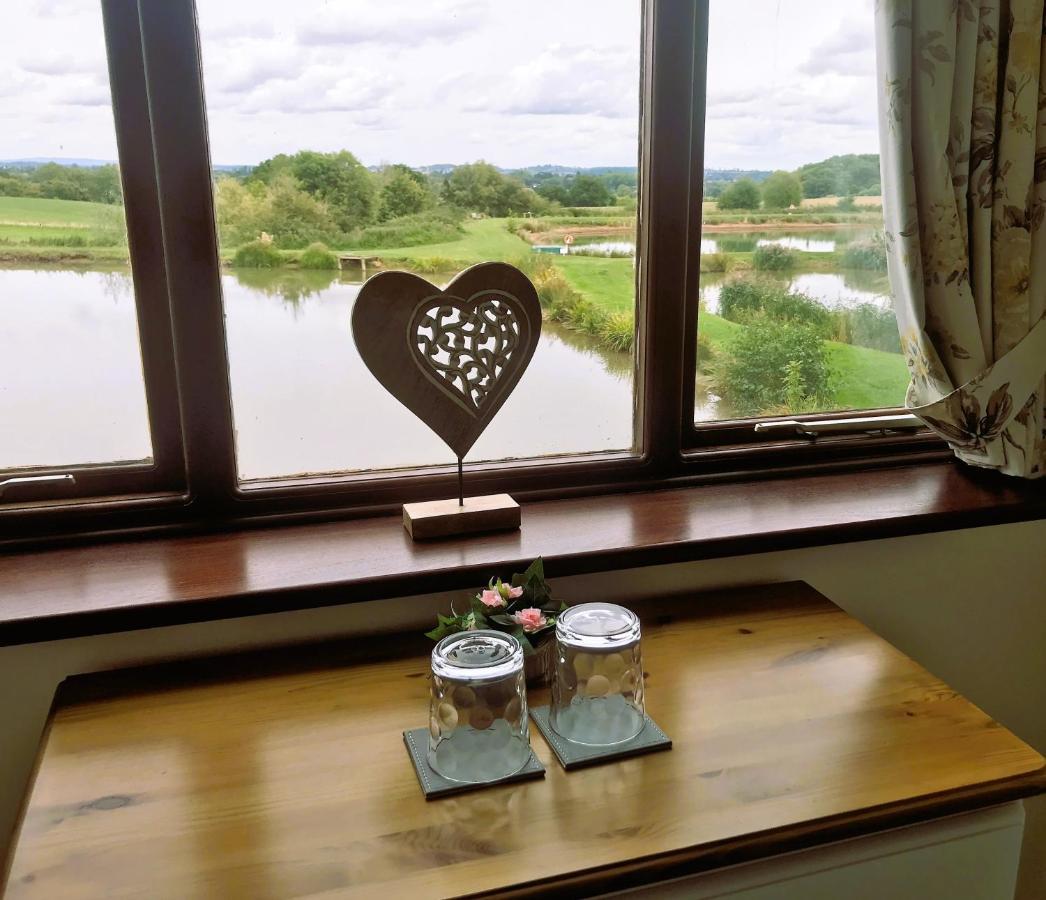 Bransford Farm Fishery & B & B Екстериор снимка