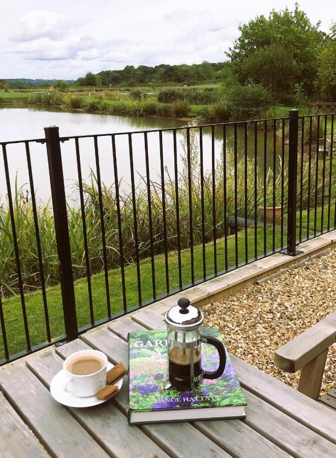 Bransford Farm Fishery & B & B Екстериор снимка