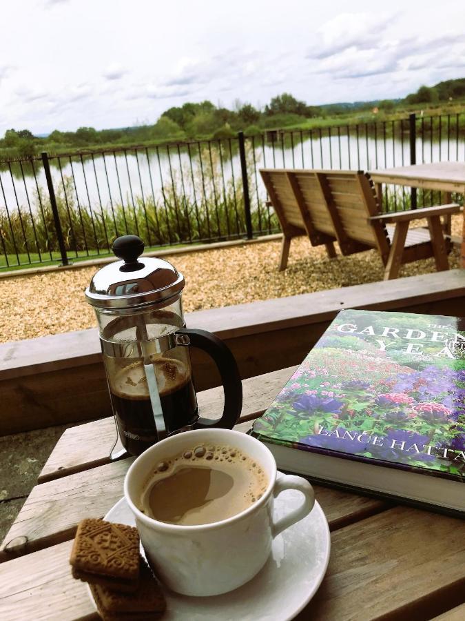 Bransford Farm Fishery & B & B Екстериор снимка
