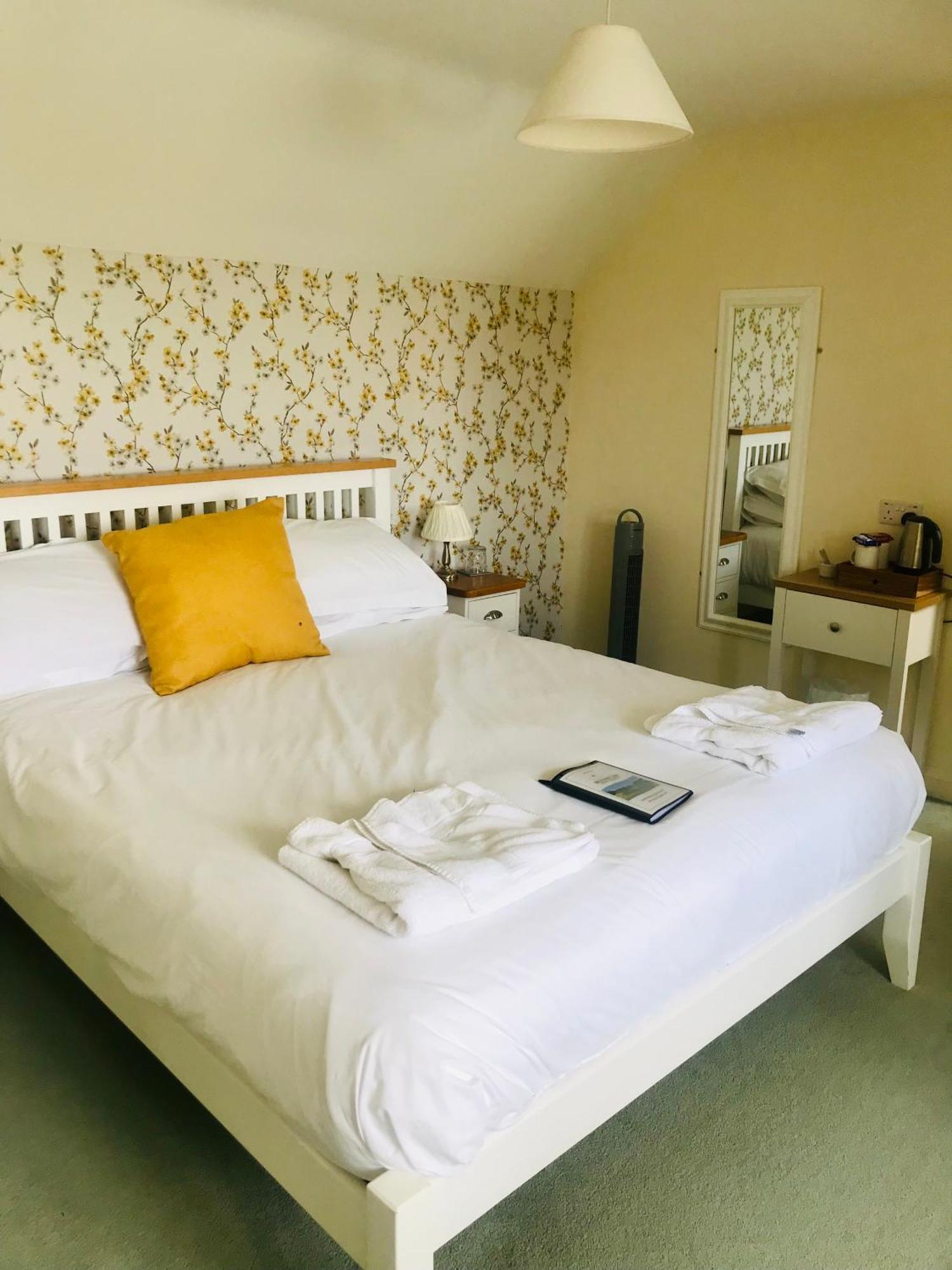 Bransford Farm Fishery & B & B Екстериор снимка